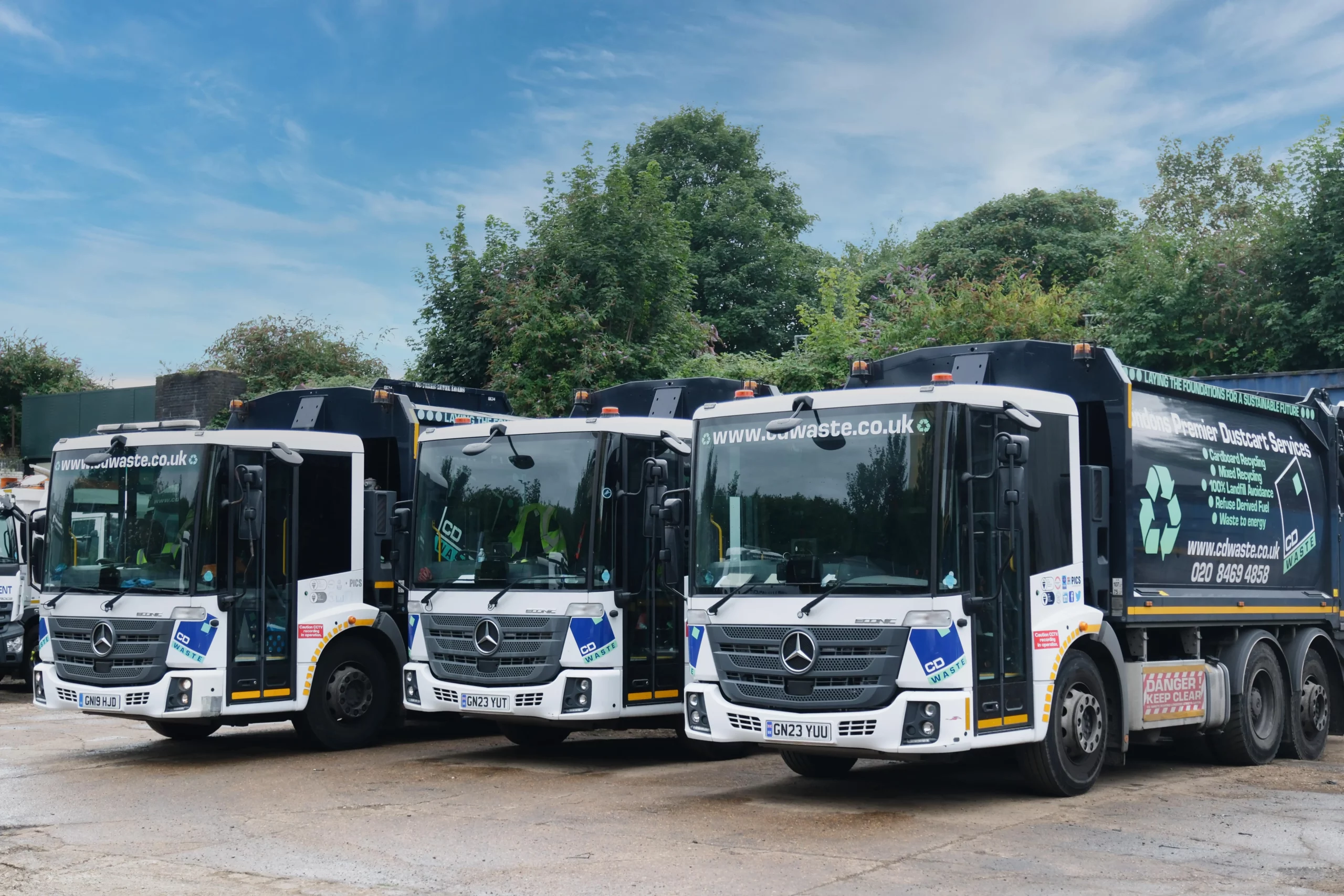 Learn what can and can&rsquo;t go in commercial waste bins. Avoid contamination, reduce costs and stay compliant with this practical UK business guide.